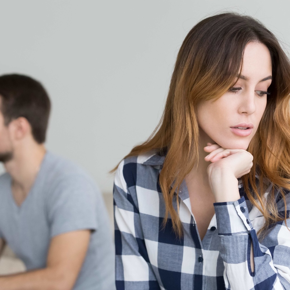 الرجل النرجسي والرجل الأناني لا يتشابهما إلا في بعض التأثيرات السلبية على مشاعرك وعواطفك