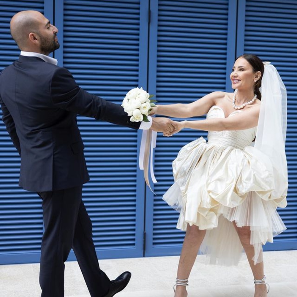 تميزت المناسبة بلقطات مرحة للعروسين