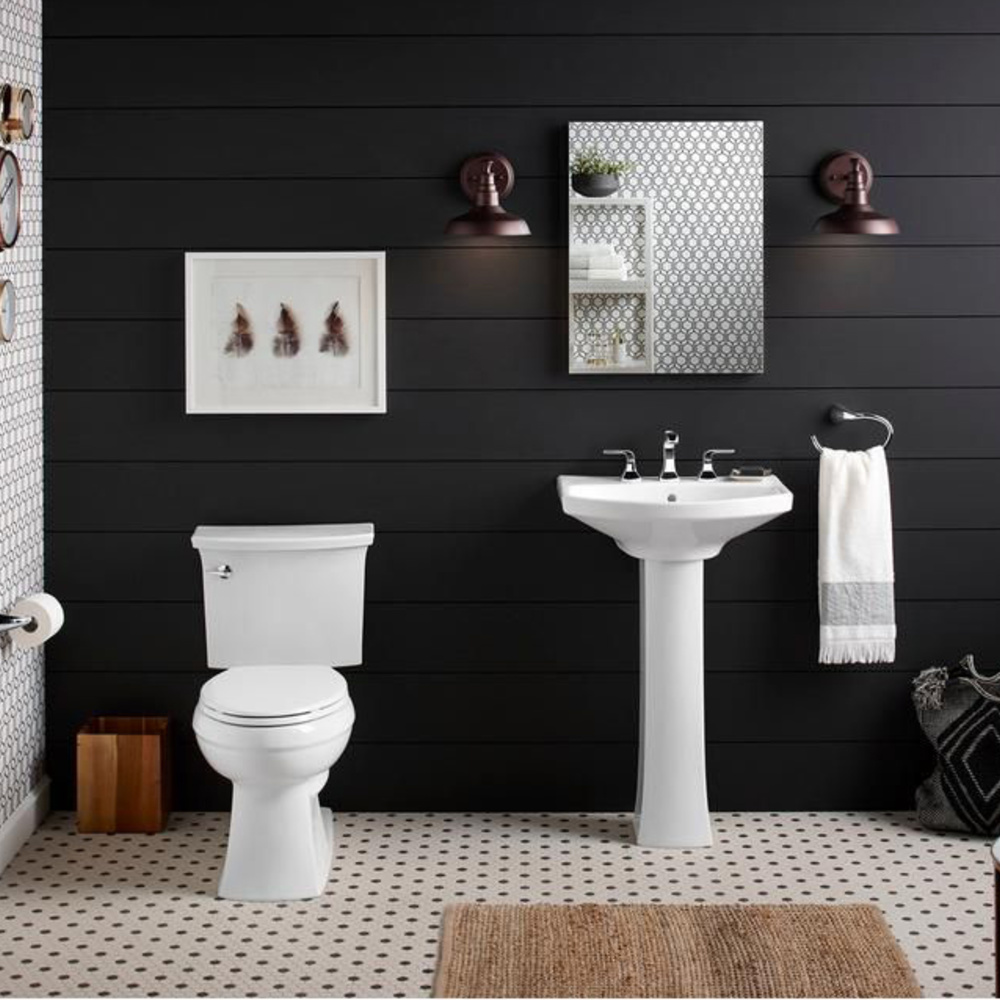 حمام ضيوف بمساحة واسعة للمنازل الريفية