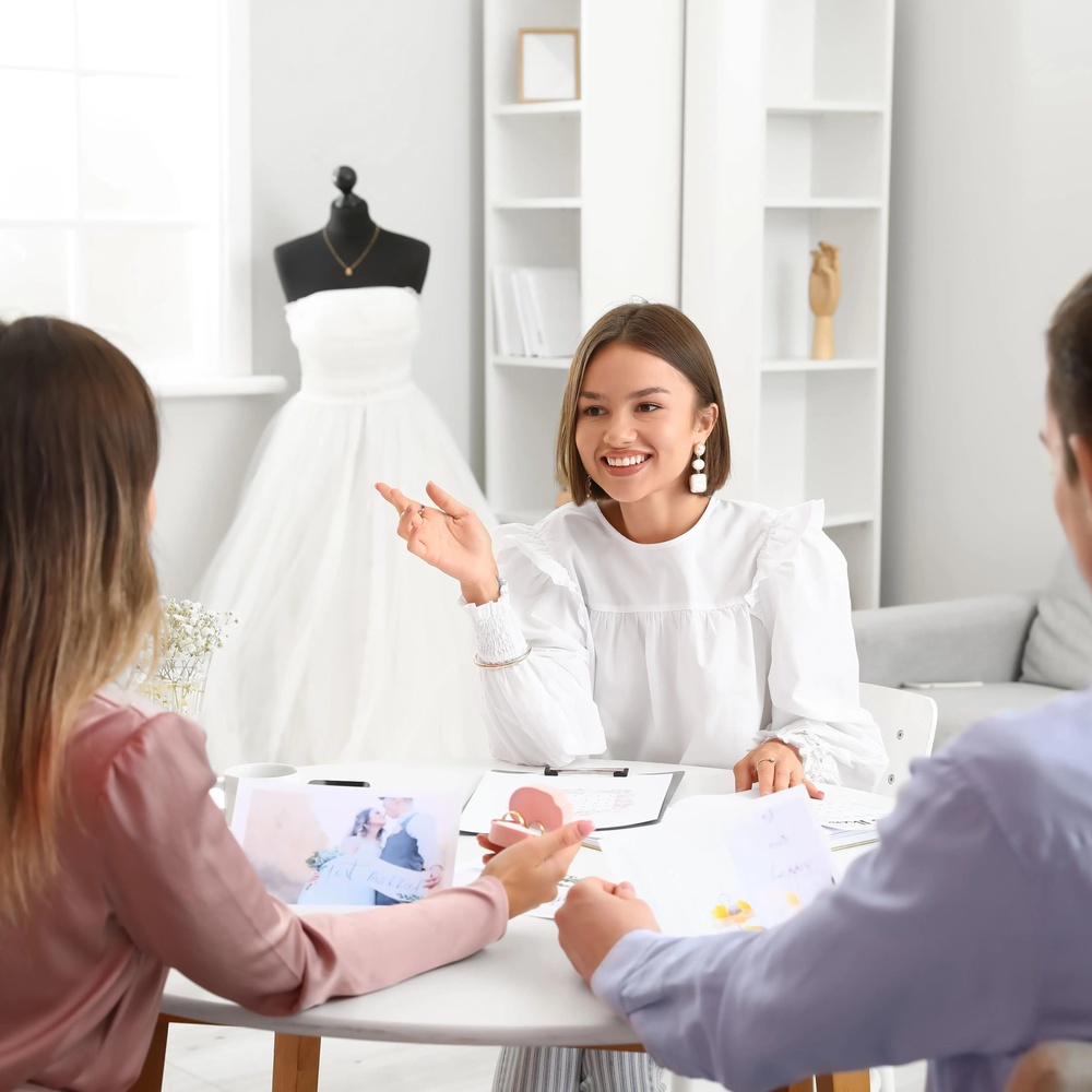 محاولة القيام بكافة المهام المتعلقة بحفل زفافك بنفسك