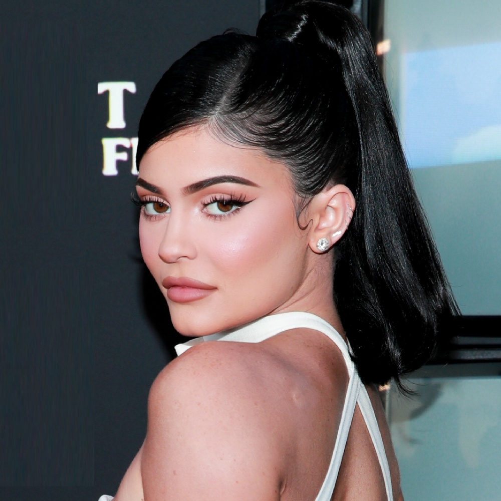 تسريحات شعر ذيل الحصان صيحة بارزة في الصيف