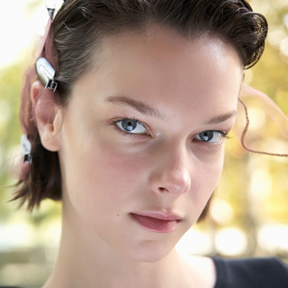 نصائحنا لك لبشرة متوهجة خلال السفر بخطوات سهلة جداً