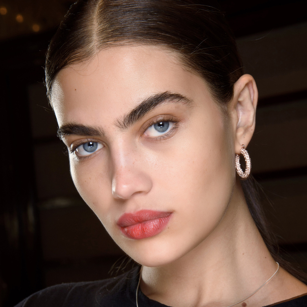 5 صيحات تجميلية للحصول على شفاه كبيرة وممتلئة