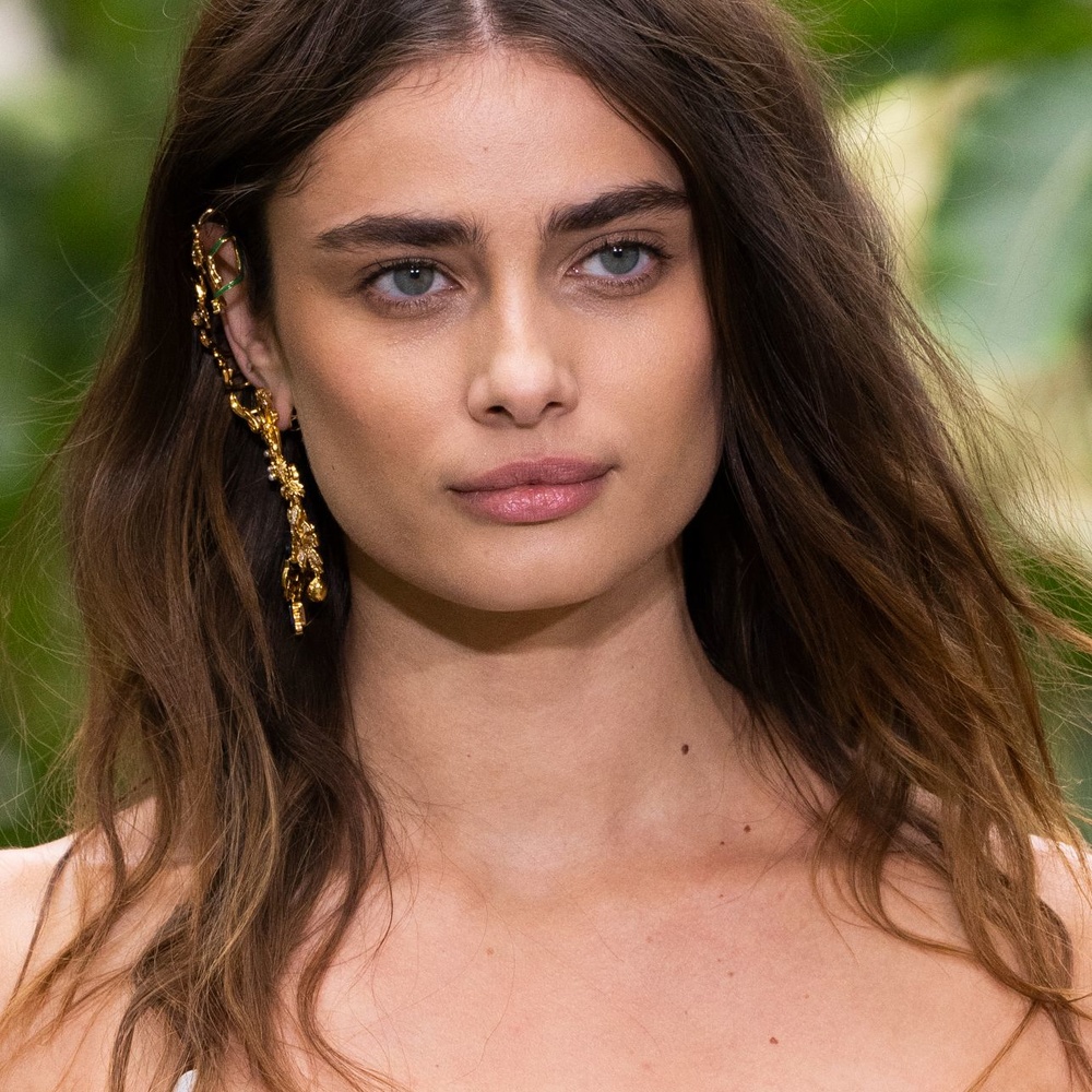 Zimmermann مستحضرات تحتاجينها داخل حقيبة السفر