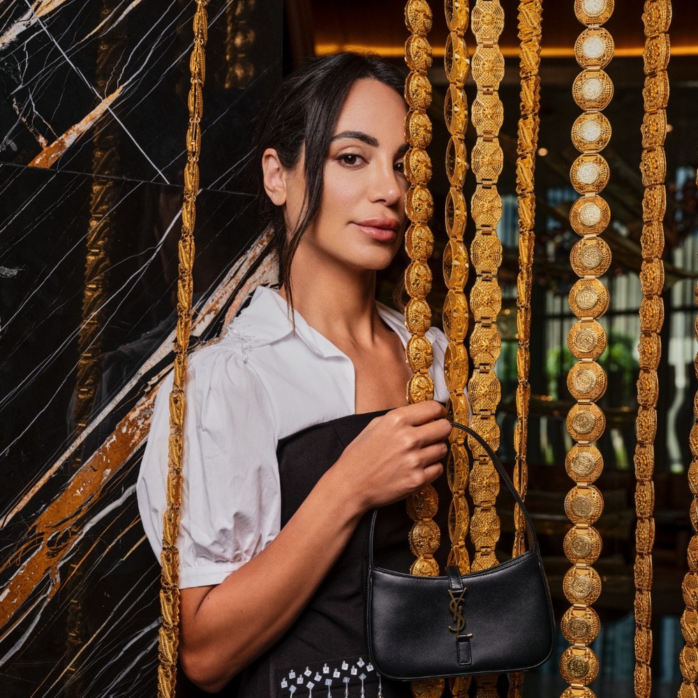 دعي الأناقة العربية مع اللمسة العصرية تزيّن إطلالاتك في العيد من وحي زينب الحلوه