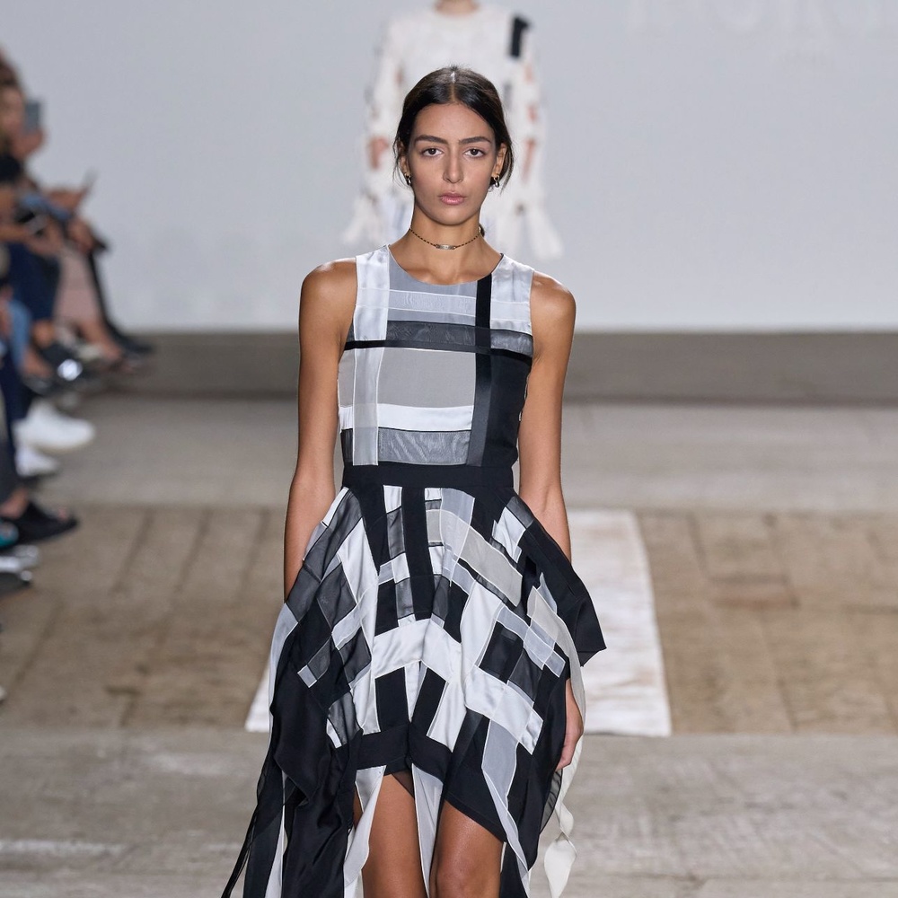 فساتين قصيرة ربيع وصيف 2023 اختاريها عند السفر