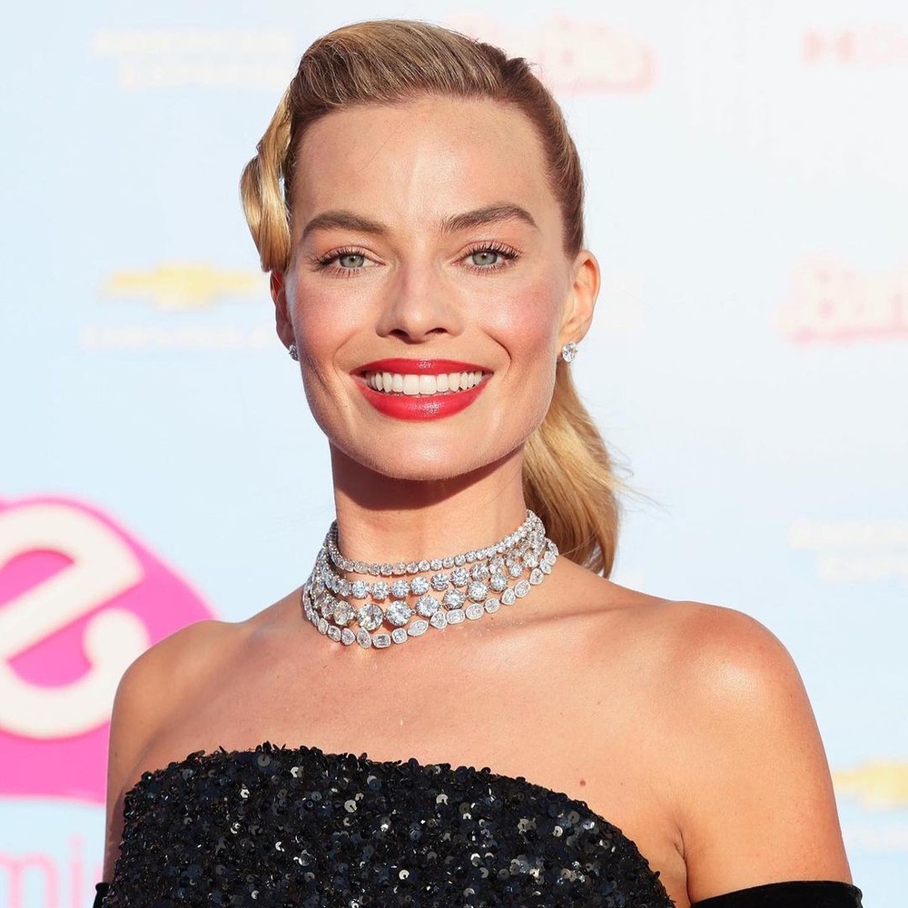 أسرار جمالية ورسمات مكياج استوحيها من إطلالات مارغوت روبي لمناسبات الصيف