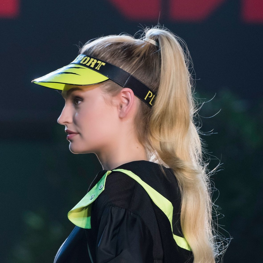 تسريحة الذيل من أكثر التسريحات البسيطة والشائعة التي يمكن استخدامها خلال فترة ممارسة التمارين الرياضية