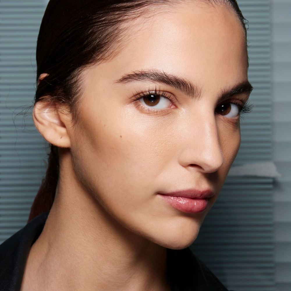 Sacai مستحضرات تحتاجينها للاستحمام مباشرة بعد التمرين  - الصورة من عرض