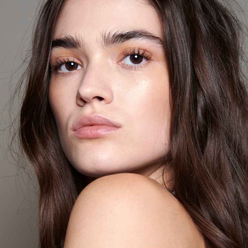 Zimmermann المكياج الطبيعي الذي يشرق وجهك أثناء التمرين - الصورة من عرض