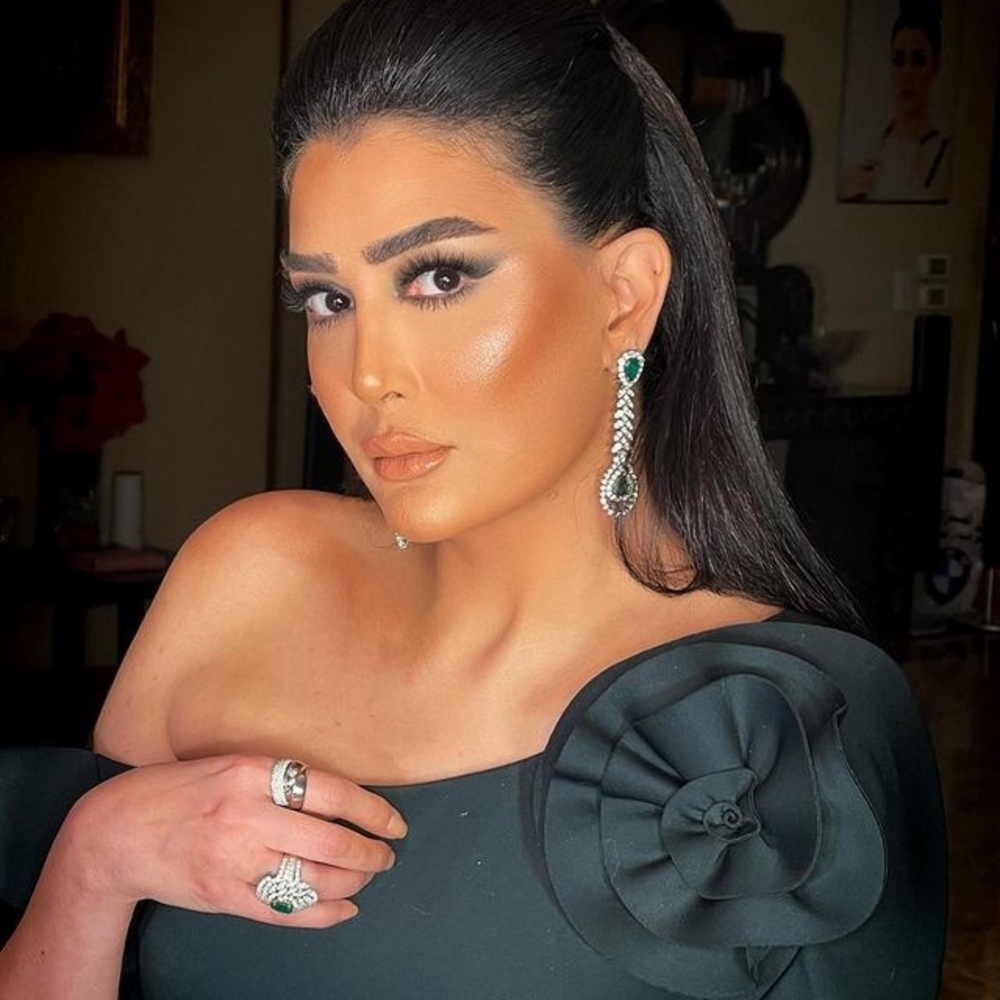 إطلالات جمالية تجعلك أصغر بالسن على طريقة غادة عبدالرزاق بمناسبة عيد ميلادها