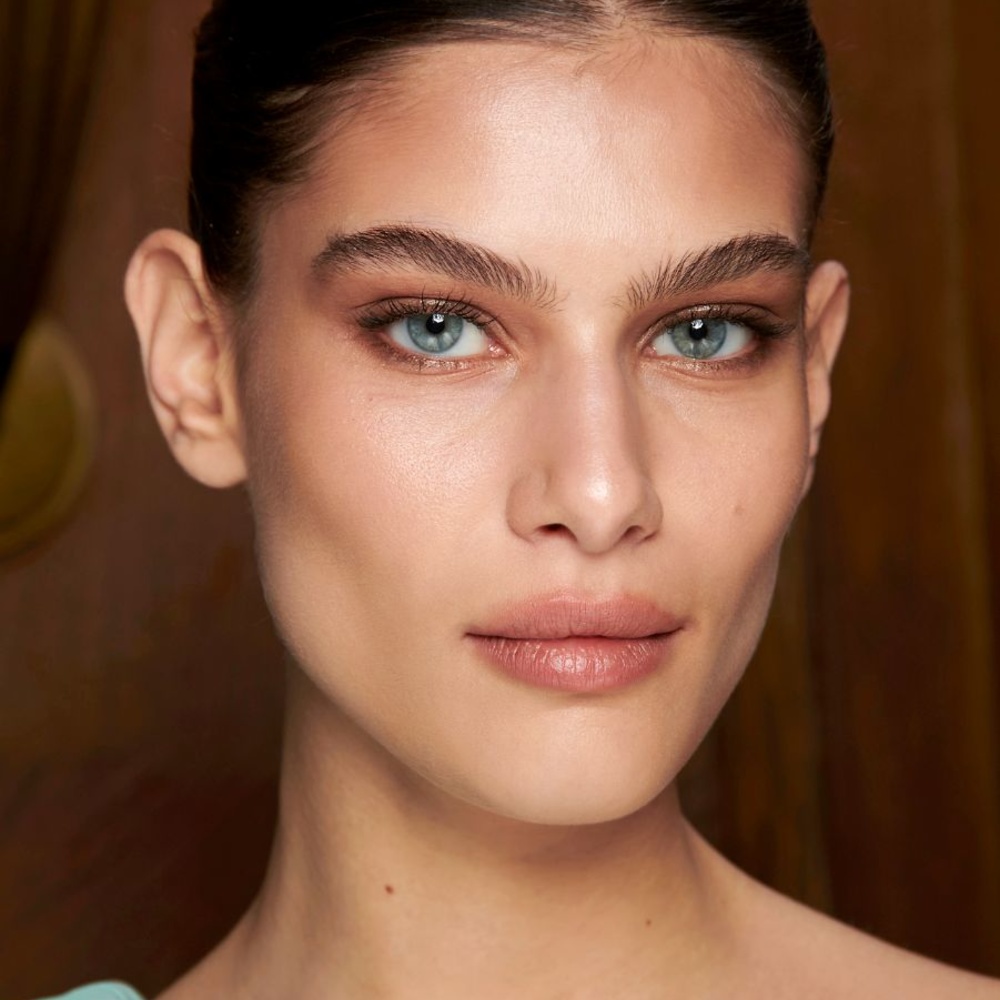 صيحة مكياج اللاتيه تغزو موسم صيف 2023