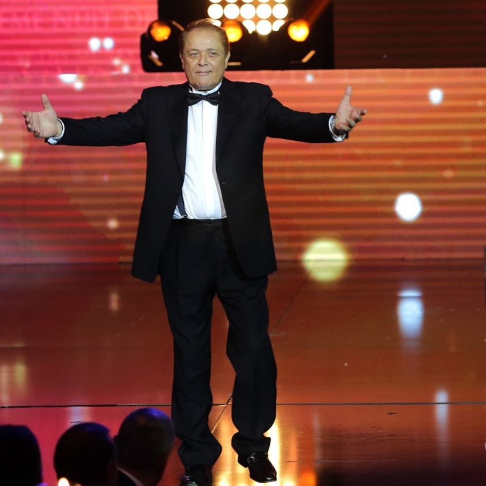 محمود عبد العزيز 