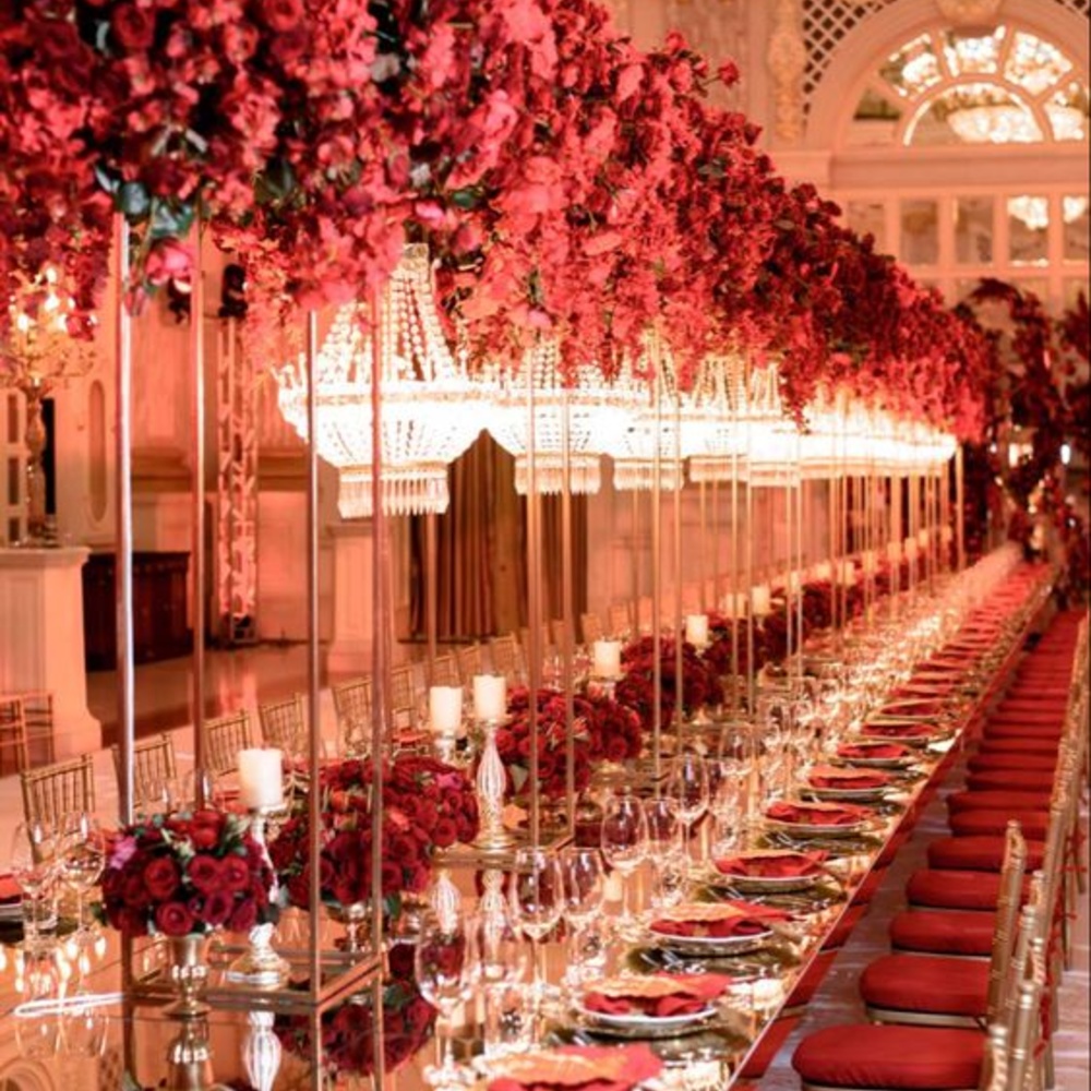 حيل بسيطة ونصائح عملية لتنظيم حفل زفاف مع ثيم اللون الأحمر