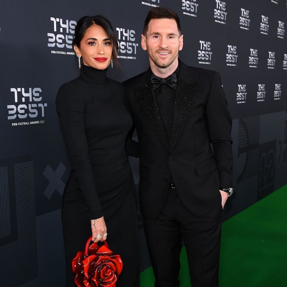 لاعب كرة القدم ميسي Messi وزوجته