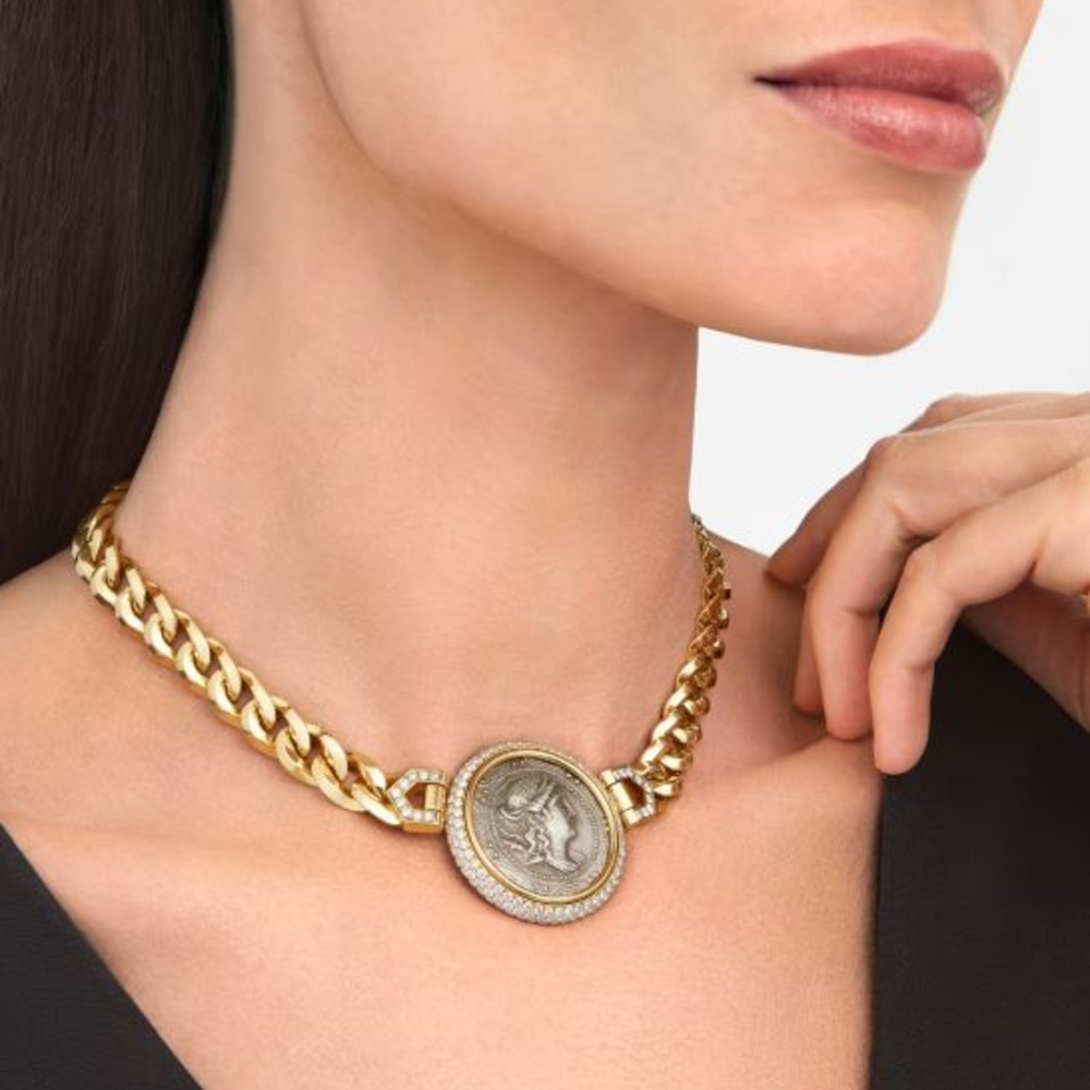 كيف اخترقت العملات النقدية عالم المجوهرات؟