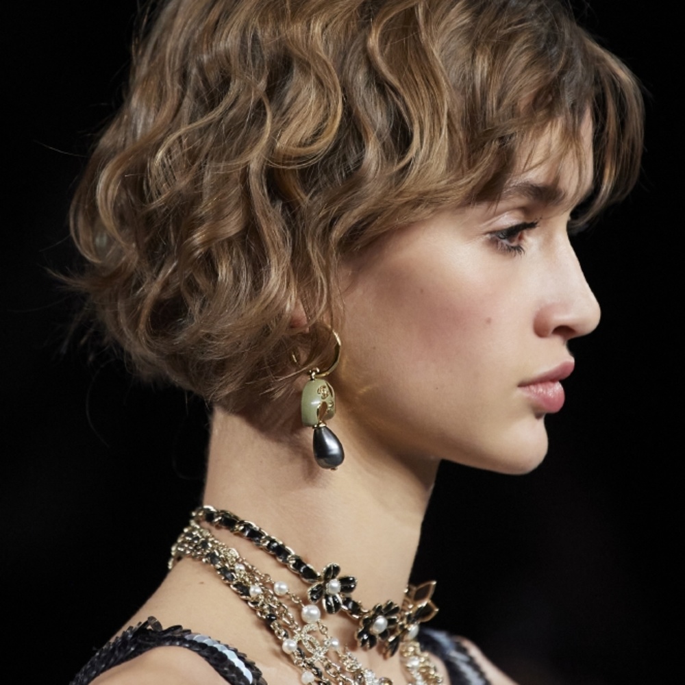 تسريحات الشعر الكيرلي القصيرة