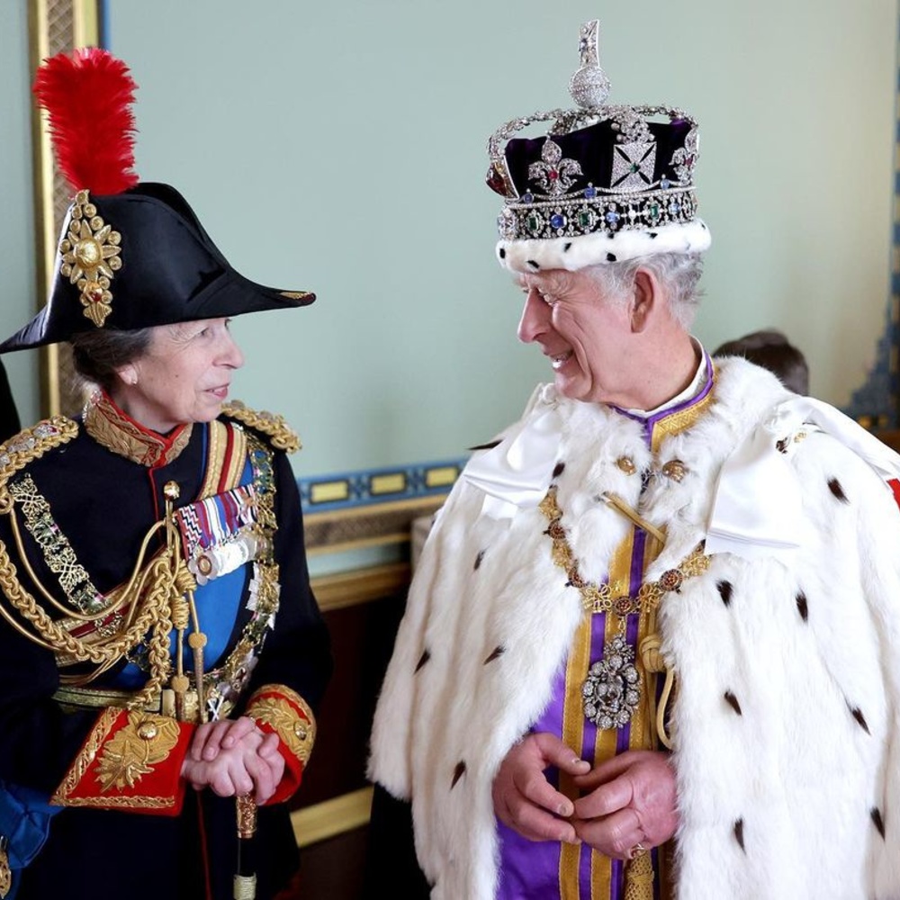 هكذا هنأ الملك تشارلز الثالث شقيقته الأميرة آن