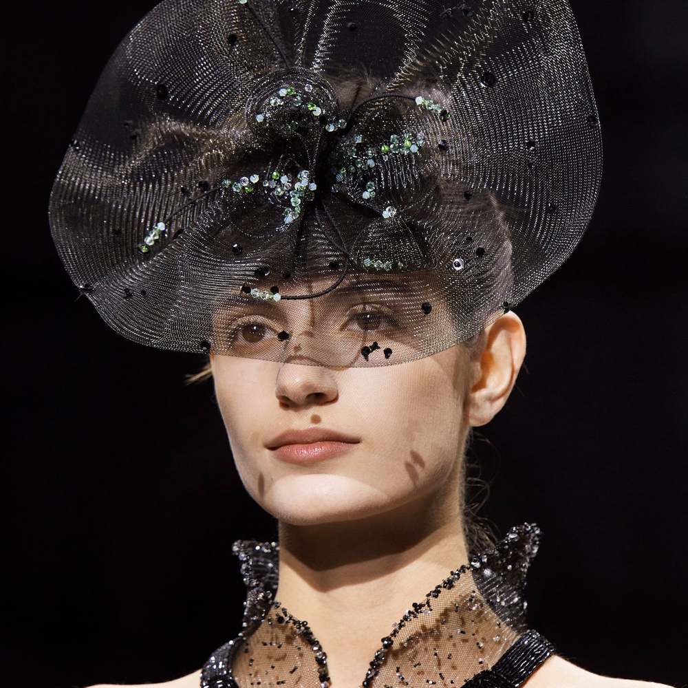 4 قطع إكسسوارات أساسية في دولاب كل سيدة أنيقة