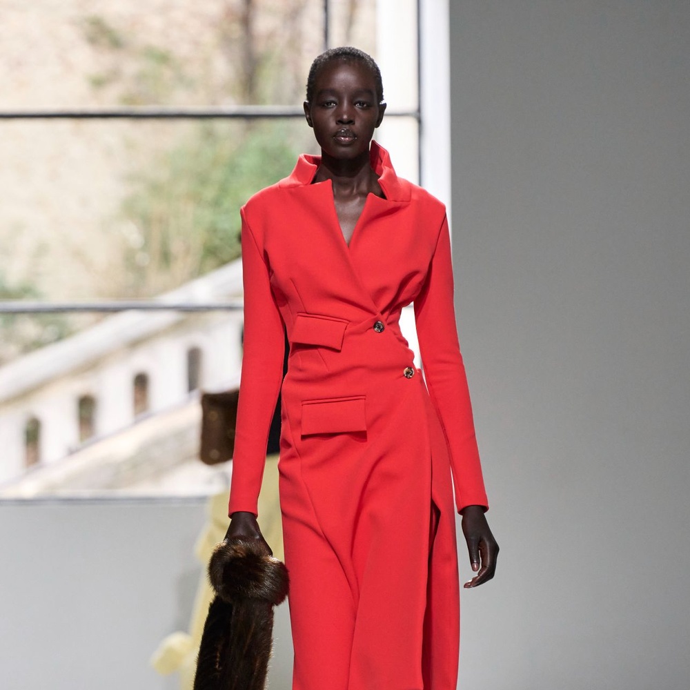 ملابس رسمية لخريف وشتاء 2023..الأناقة في دقة التفاصيل