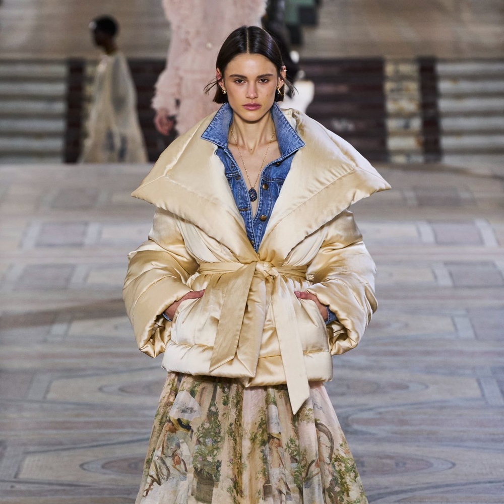 موديلات تنانير دانتيل موضة خريف وشتاء 2023