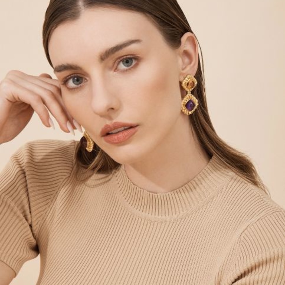 أقراط مرصعة بالسترين من فالير Valére