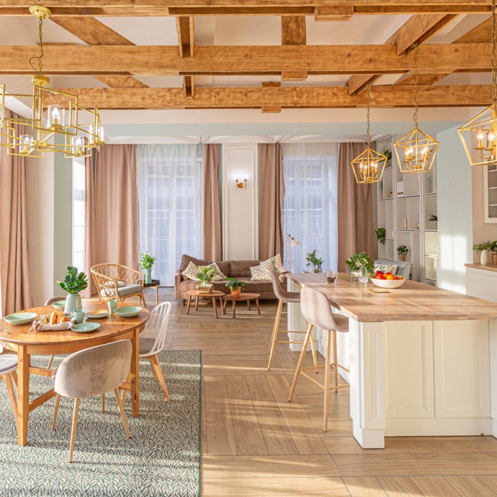 7 حيلماهرة يستخدمها المصممون الداخليونلربط طاولات الطعام بغرف معيشة