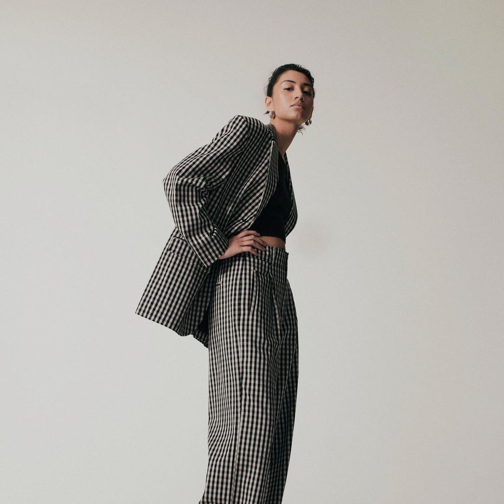 5 علامات مستدامة تقدّم لك أجمل تصاميم البدلات