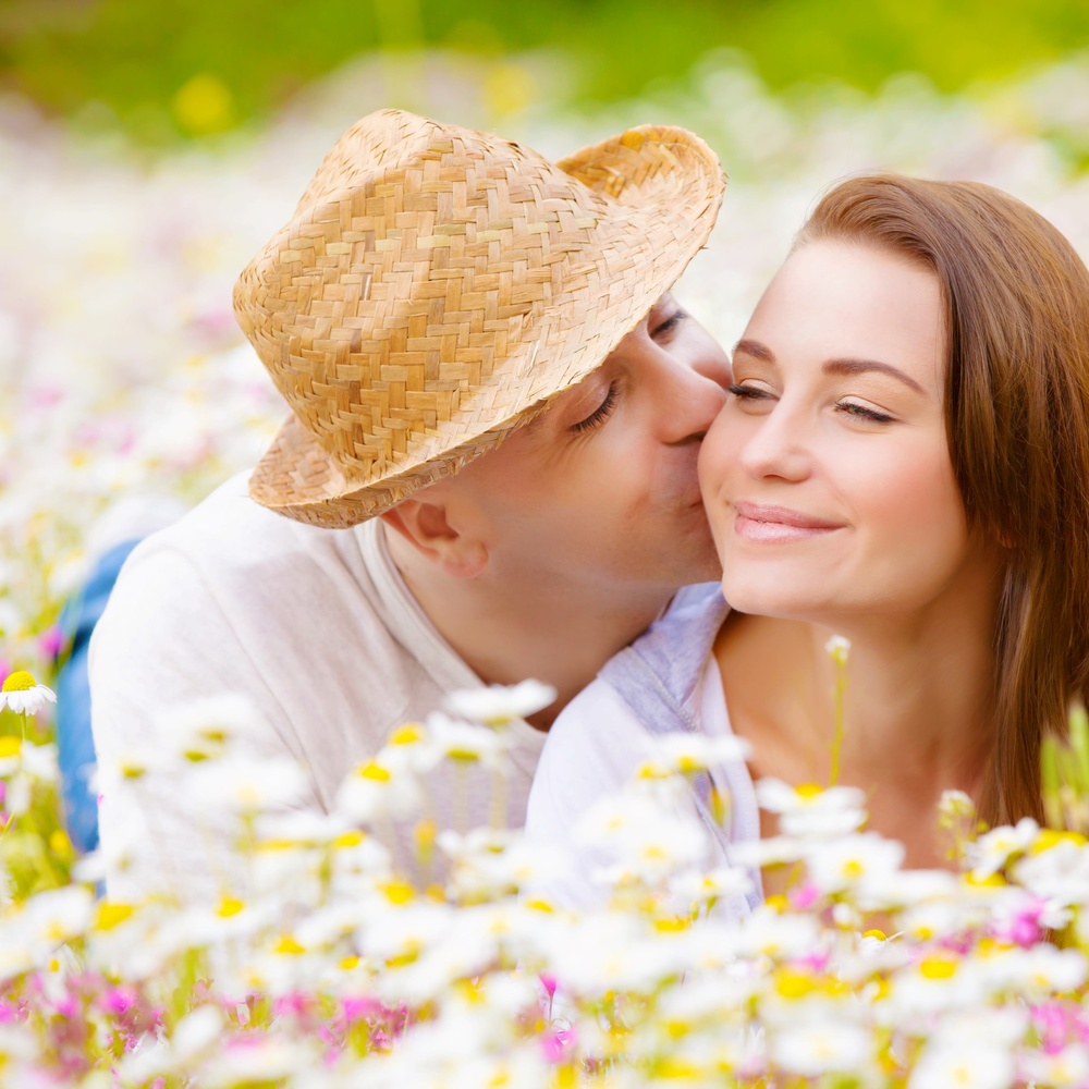 الزوجة السعيدة زوجة متفائلة متسامحة زوجة لا تغار من النساء 