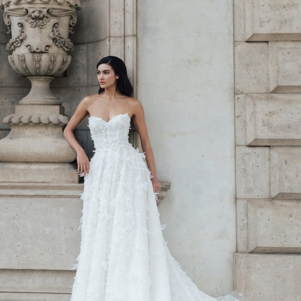 فساتين زفاف مع اكسسوارات@annebarge