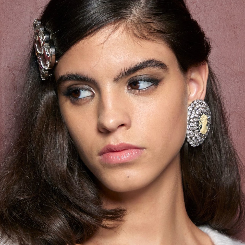 أفضل فيتامينات للشعر والبشرة والأظافر قبل اليوم الوطني السعودي