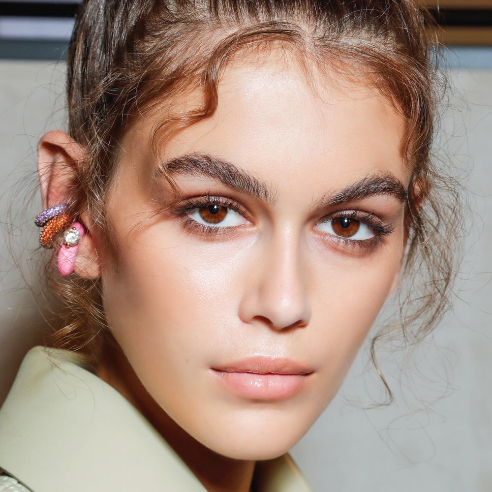 لصاحبات الجفون المتدلية ..إليك الحل الأمثل في تقنية شد العيون