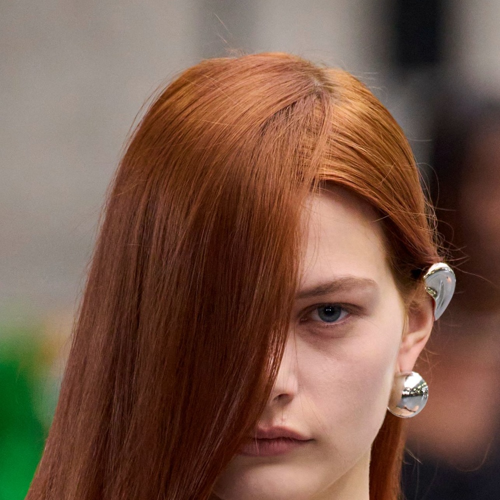 أجدد ألوان صبغات الشعر الأحمر في الخريف.. تميّزي بإطلالة حيوية وتدرجات متجددة