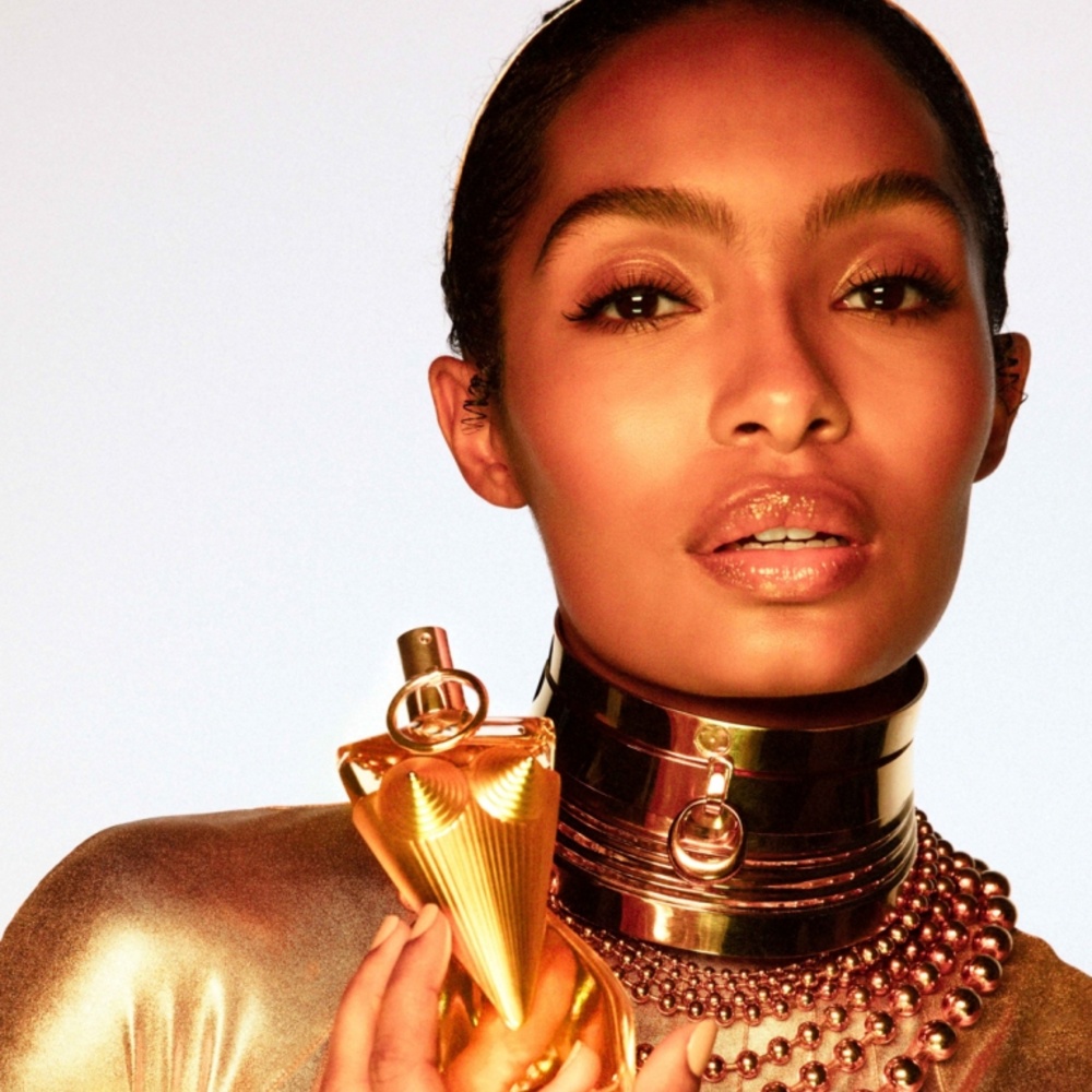 النجمة Yara Shahidi عبر "هي": للنجاح مفاتيح كثيرة وعطر Jean Paul Gaultier الجديد آسر