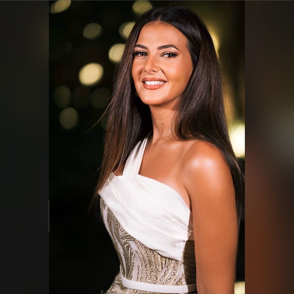 إطلالات جمالية لافتة تناسب سهرات الخريف بأسلوب نجمات مهرجان الفضائيات العربية