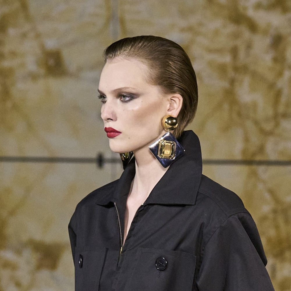 3 صيحات جمالية سيطرت على مجموعة سان لوران لصيف 2024