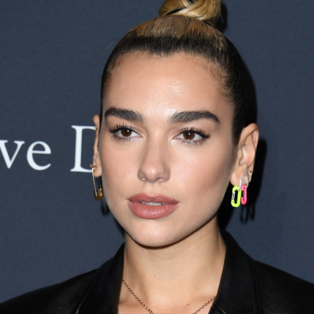 حب الشباب في سن النضوج طال النجمات ايضاً.. إليك أسبابه وكيفية علاجه