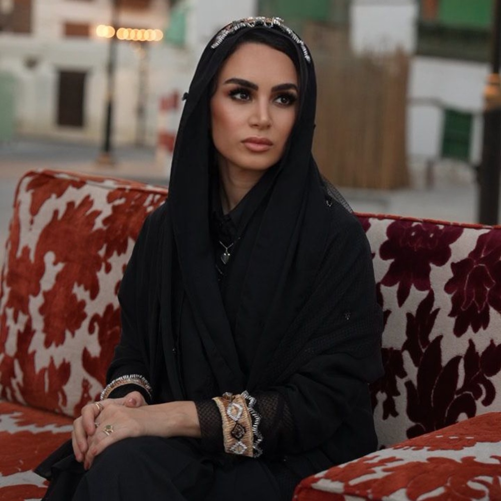 المصممة نبيلة ناظر لـ "هي": أشعر بالسعادة والفخر لاختياري ضمن المصممين المشاركين في أسبوع الرياض للموضة الأول