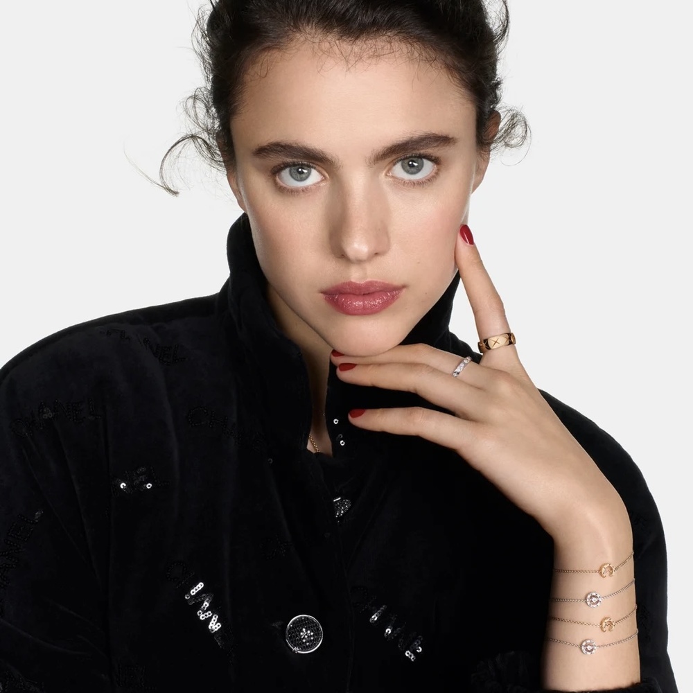  تألقي بأجمل تصاميم مجوهرات الذهب والفضة من أحدث الدور العالمية