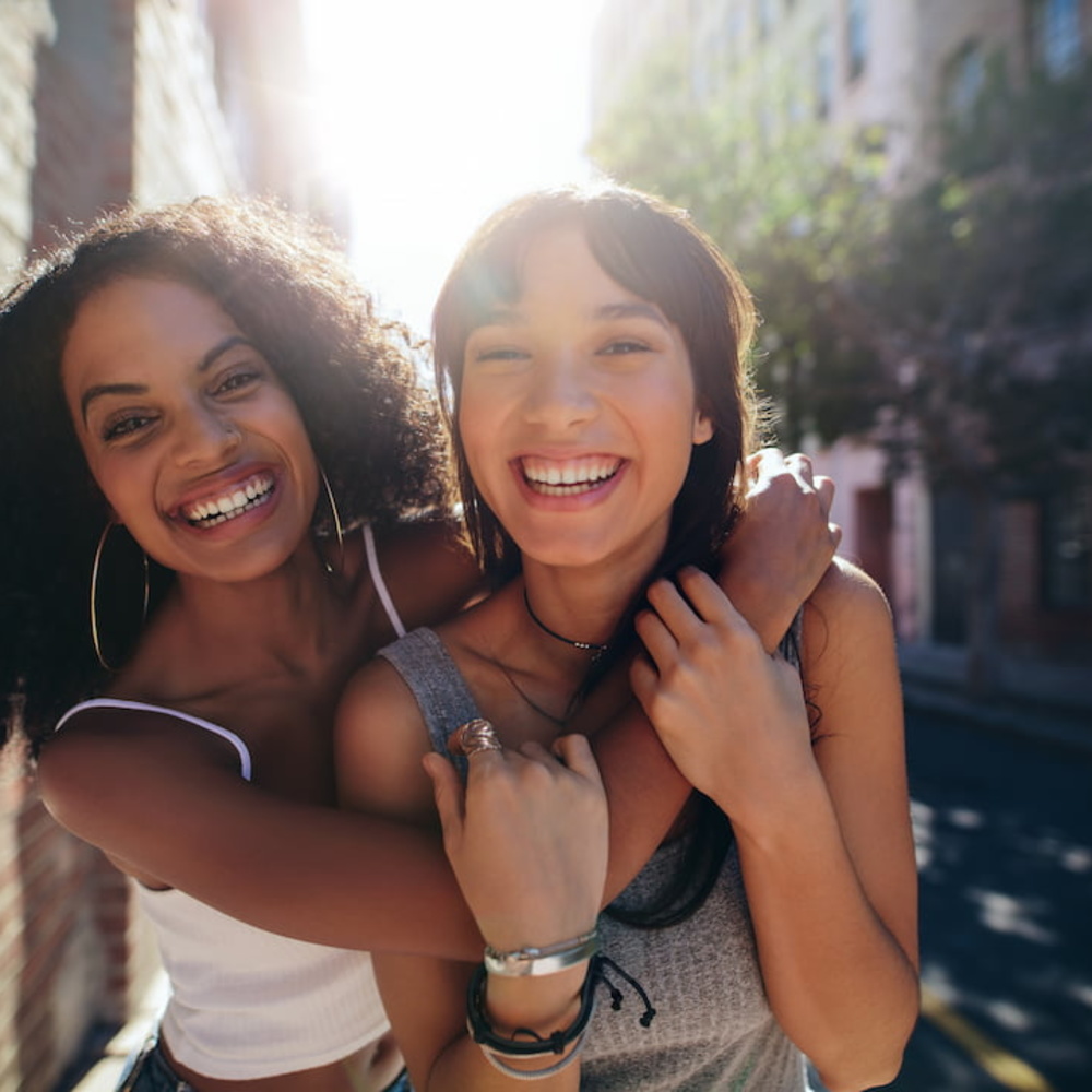 نصائح لتعزيز العلاقات والصداقات الإيجابية في العام الجديد