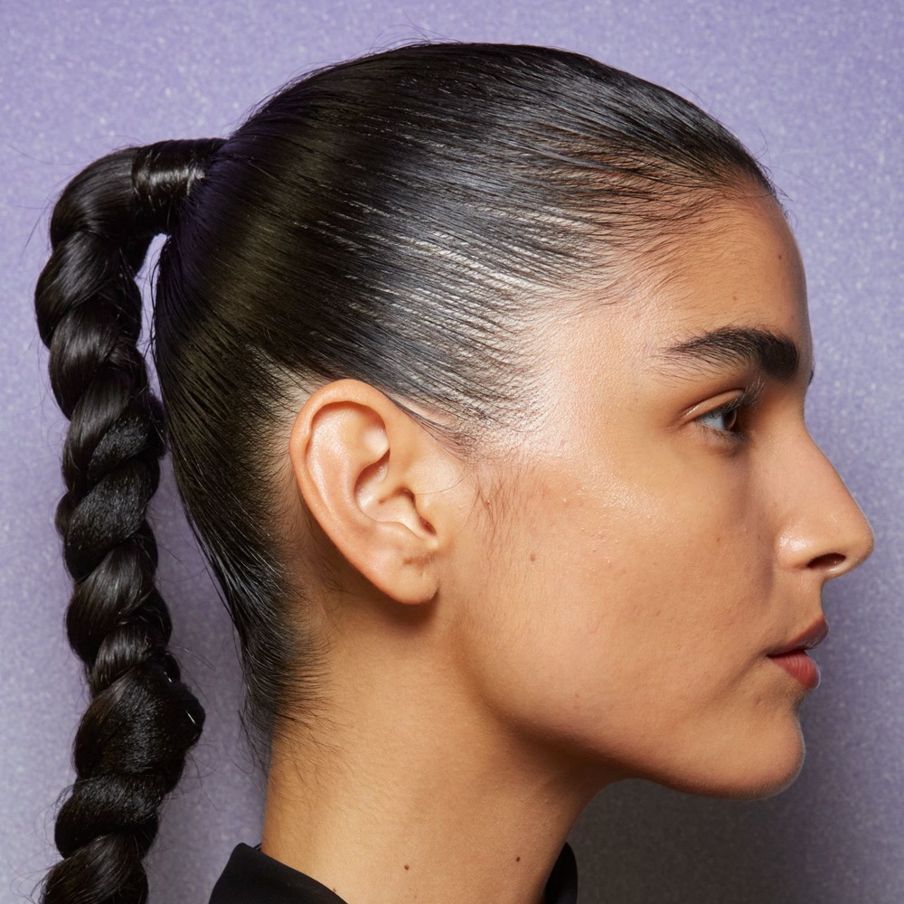 تسريحات شعر الضفائر تتصدر عروض الموضة لصيف 2024 .إليك أفكار تطبيقها