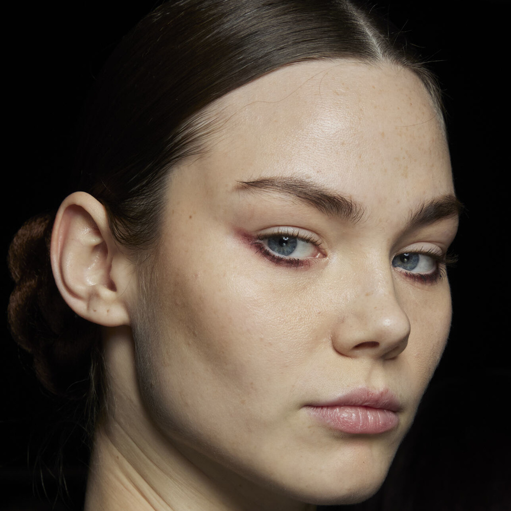 أبرز إتجاهات الخطوط الملونة الجريئة لشتاء 2024.. إليك أفكارنا لتطبيق هذه الصيحات