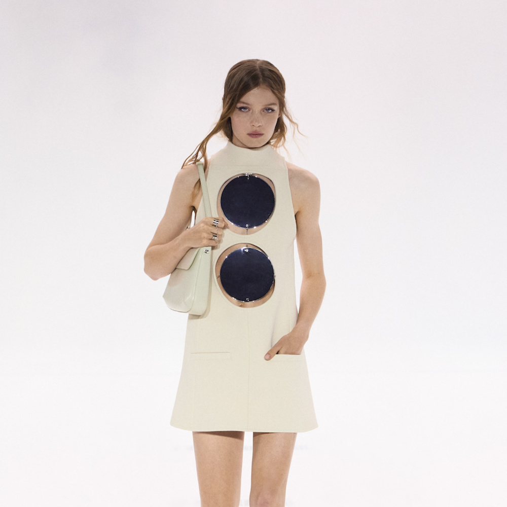  تحولات تاريخية وثقافية في حقبة الستينيات انعسكت على مشهد الموضة وتركت علامة لا تمحى على عالم الأزياء