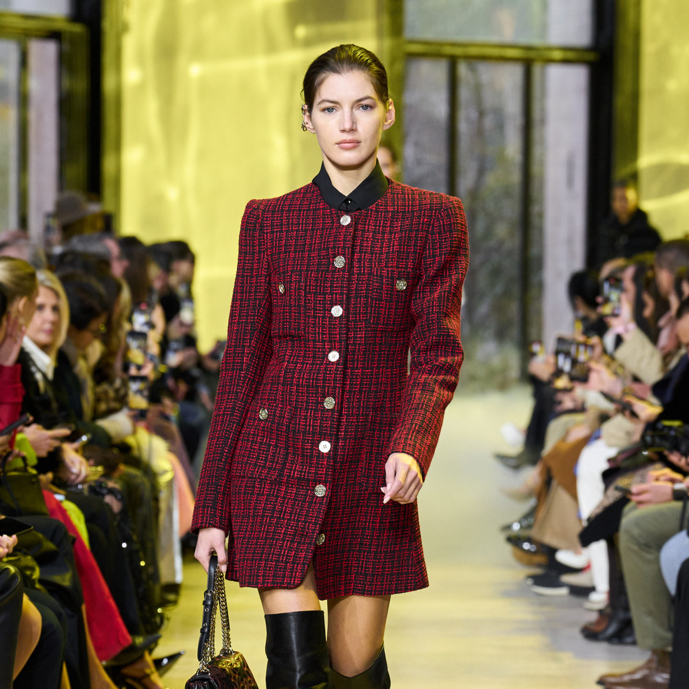 الجزمات الطويلة أبرز صيحات الموضة لكن هل تعلمين قصتها وتاريخها القديم؟