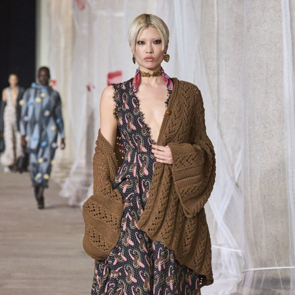 إطلالة من Etro