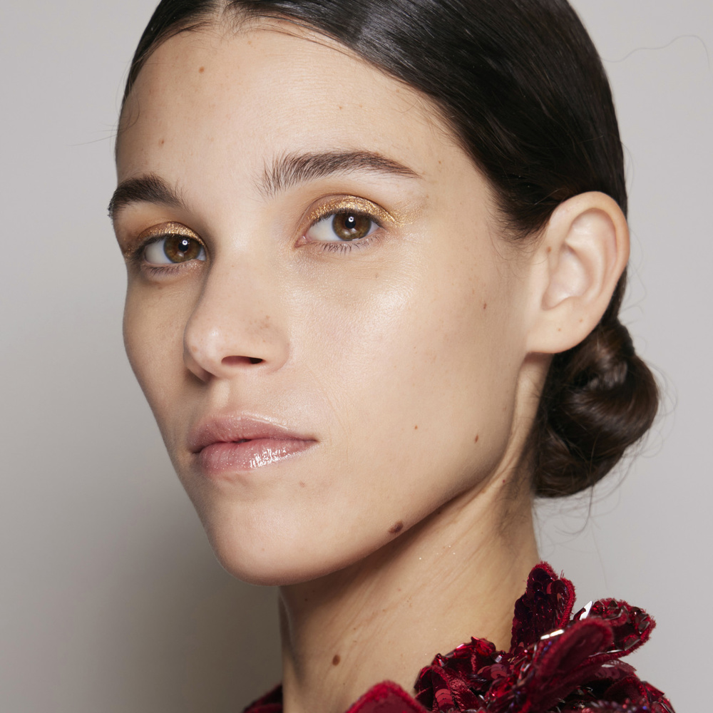 تقنيات تجميلية لتجديد البشرة المتعبة والمترهلة