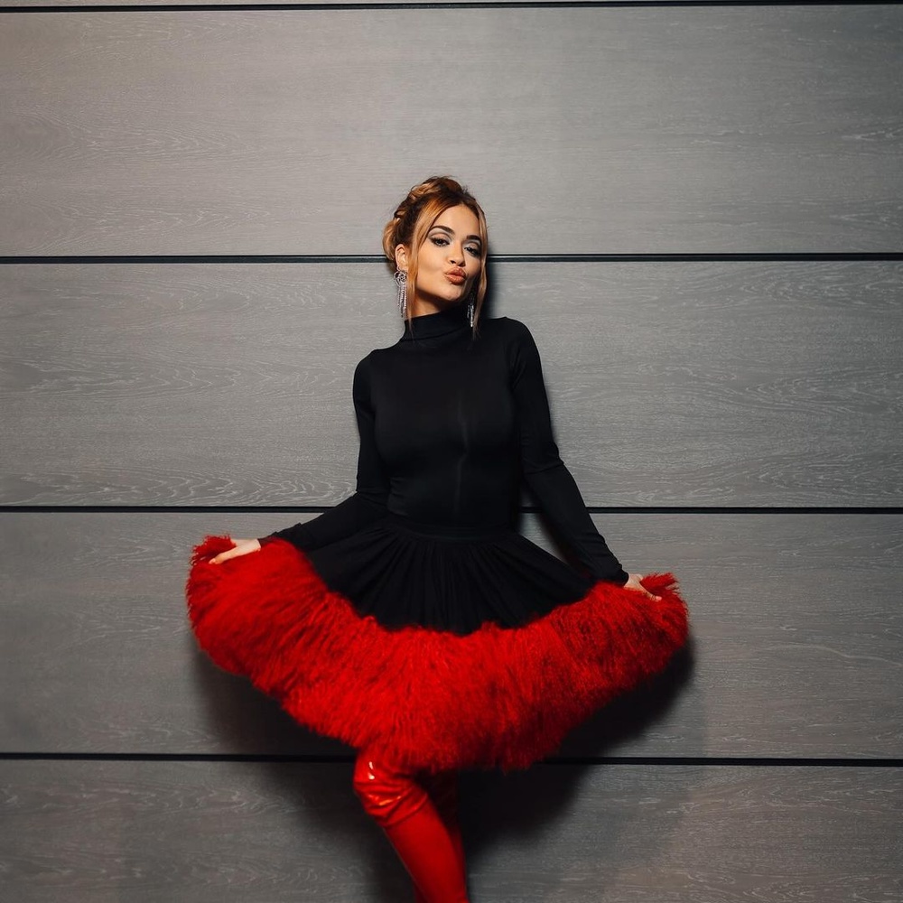 النجمات يلهمنك بأحدث إطلالاتهن الشتوية مع البوت..شاهدي أناقتهن بالصور