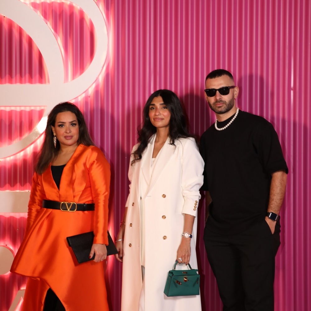 عشاق الموضة يجتمعون في افتتاحية هي هب 2023 والإطلالات الكلاسيكية تسيطر وتخطف الأنظار