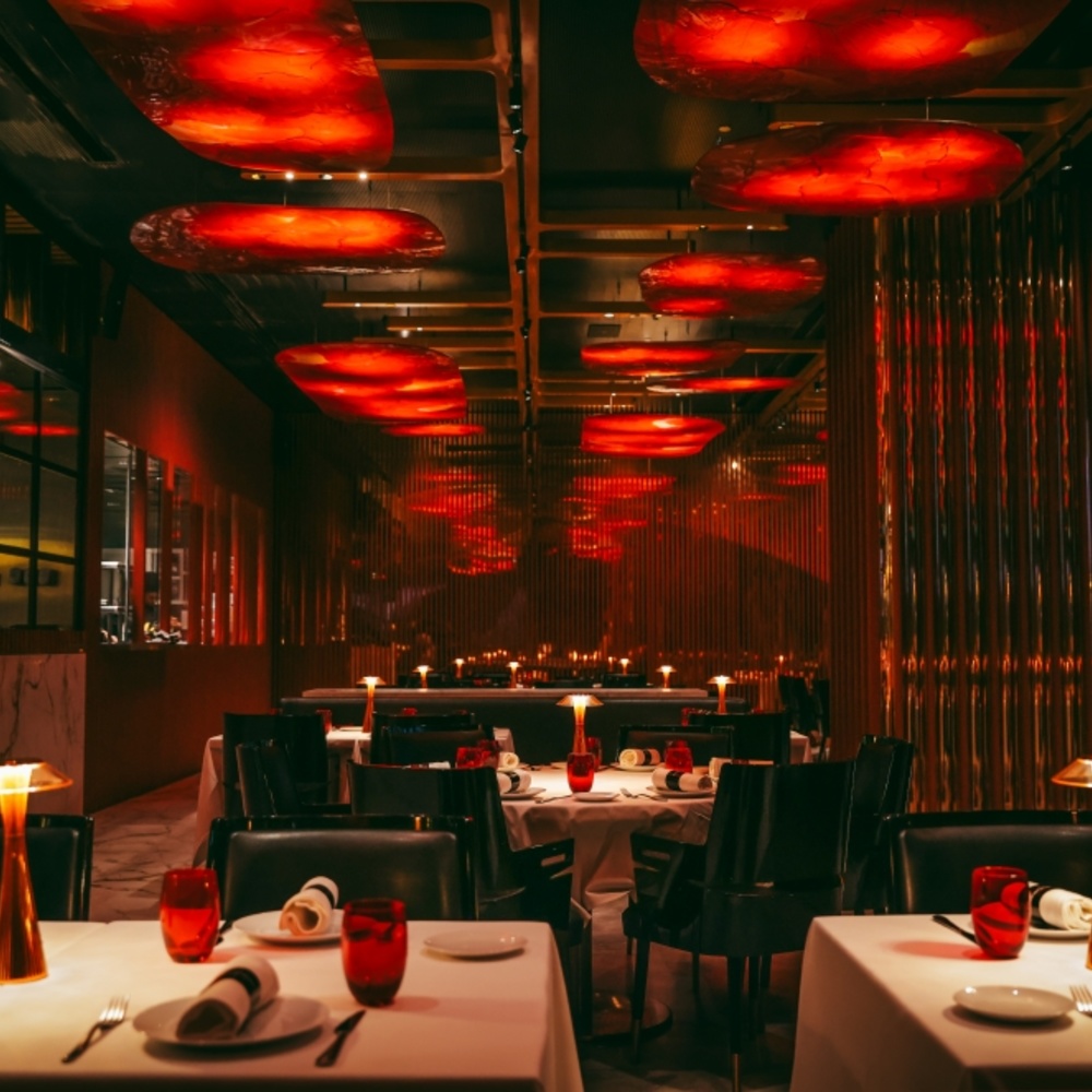 احتفلوا بموسم الأعياد وسط أرقى الأجواء في مطعم L'ATELIER Robuchon