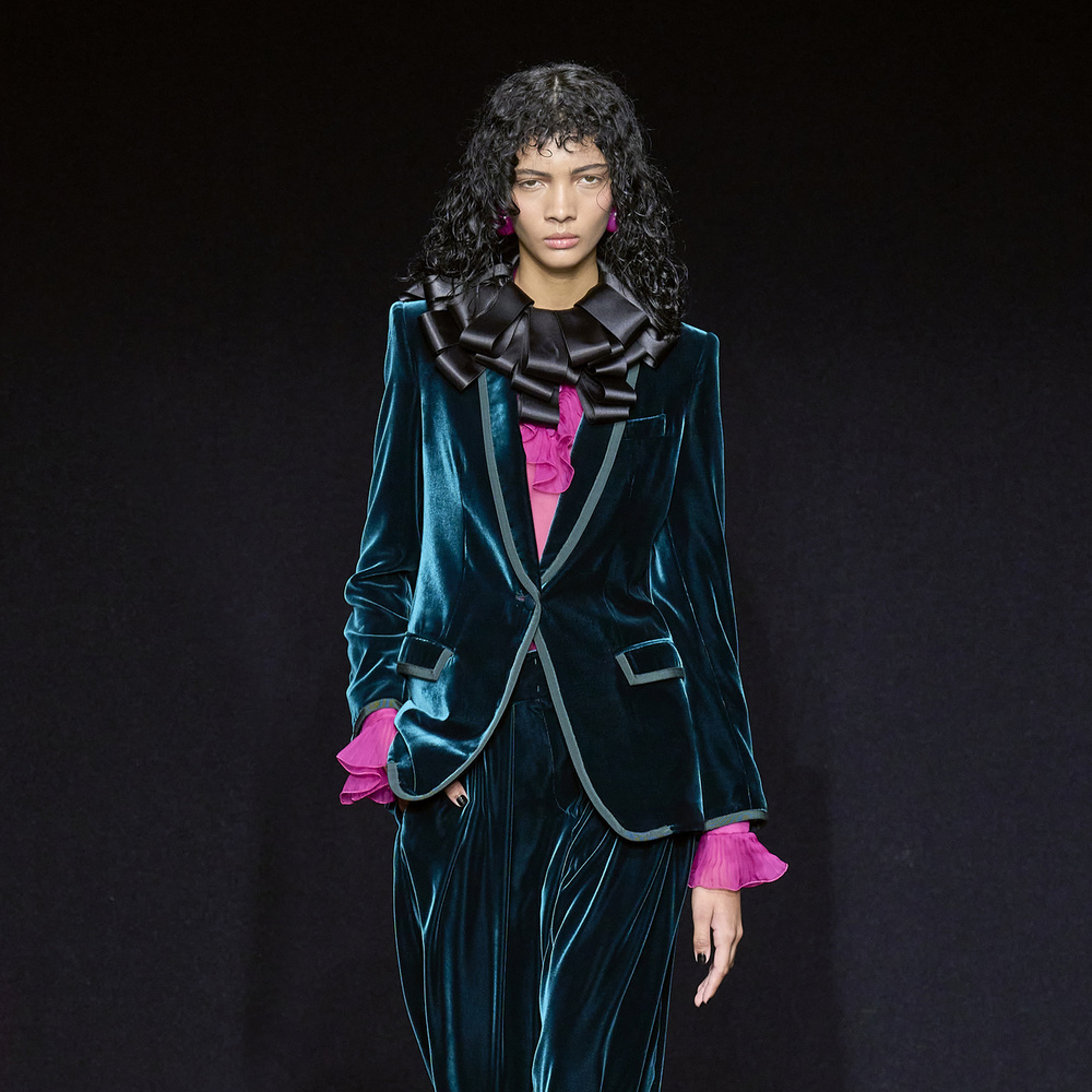 البدلات الزيتية تتصدّر صيحات الموضة في الخريف